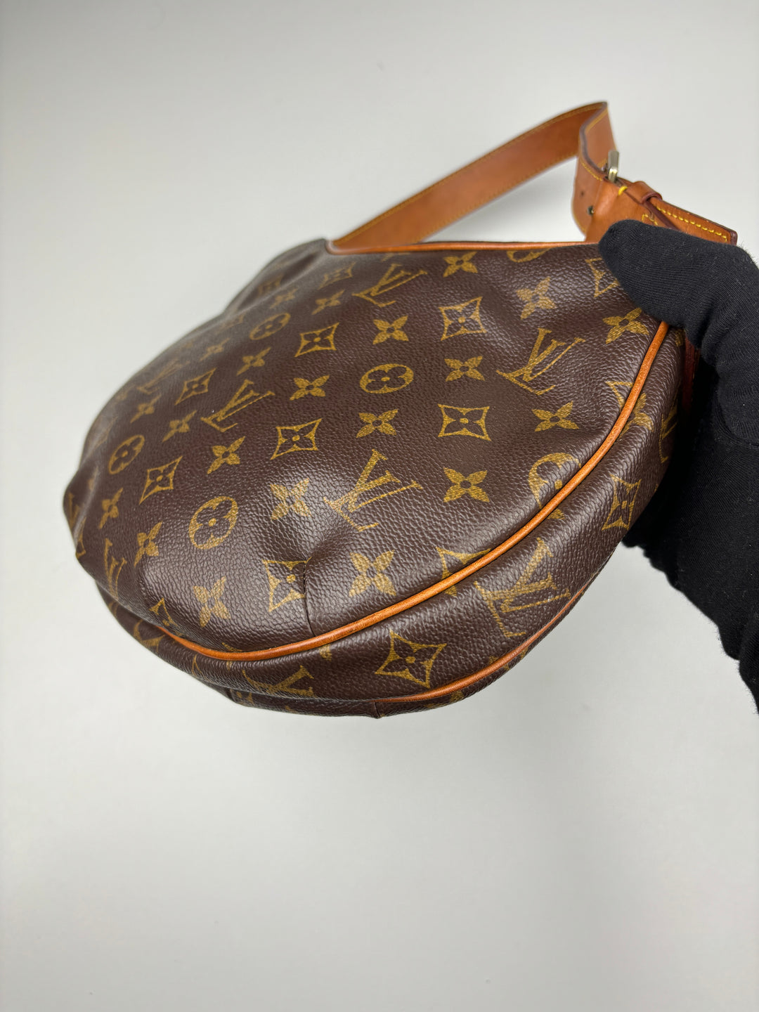 Louis Vuitton Croissant MM