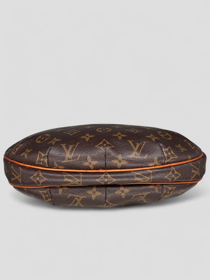 Louis Vuitton Croissant MM