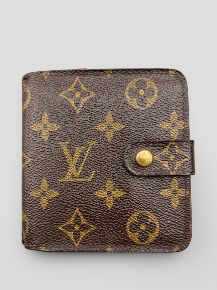 Louis Vuitton Compact Zip Portemonnaie in Monogram Canvas mit Reißverschluss, Druckknopf und durchdachter Innenaufteilung für Karten, Münzen und Geldscheine