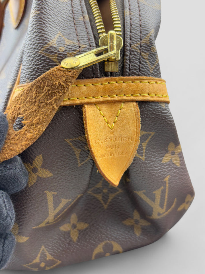 Louis Vuitton Montorgueil Schultertasche aus braunem Monogram Canvas mit cognacfarbenen Lederdetails, goldfarbenen Beschlägen und Louis Vuitton Gravur. Feminin und geräumig