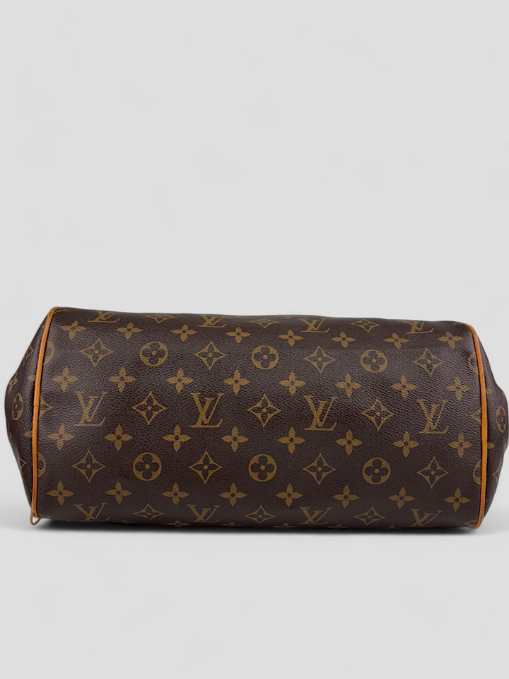 Louis Vuitton Montorgueil Schultertasche aus braunem Monogram Canvas mit cognacfarbenen Lederdetails, goldfarbenen Beschlägen und Louis Vuitton Gravur. Feminin und geräumig