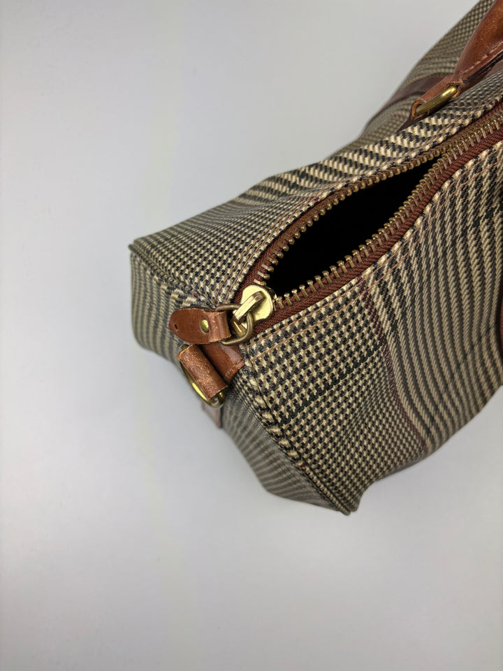 Ralph Lauren Reisetasche mit klassischem Karomuster, braunen Lederdetails und goldfarbenen Akzenten