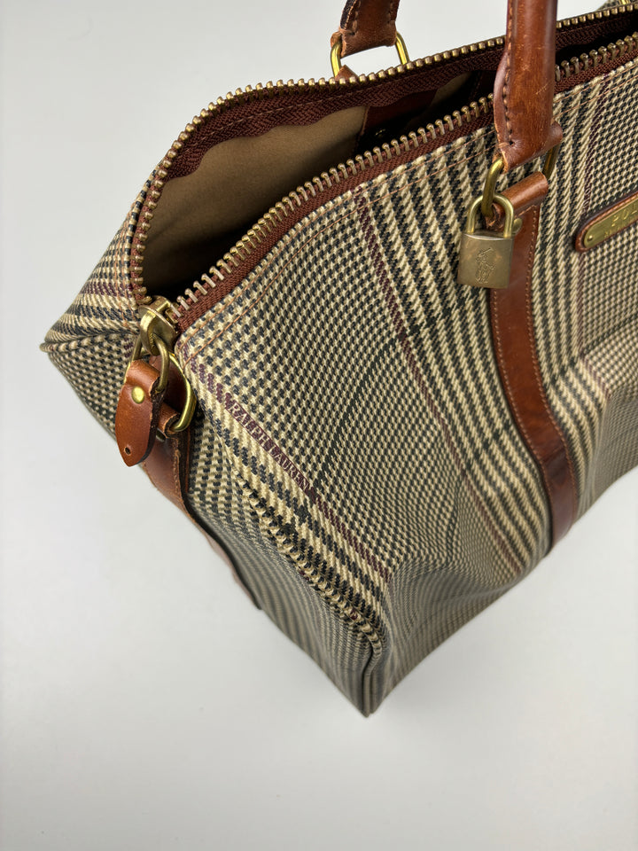 Ralph Lauren Reisetasche mit klassischem Karomuster, braunen Lederdetails und goldfarbenen Akzenten