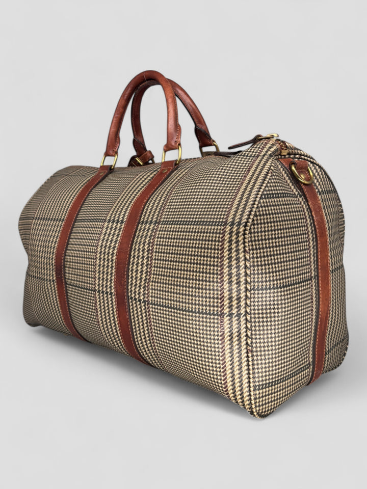 Ralph Lauren Reisetasche mit klassischem Karomuster, braunen Lederdetails und goldfarbenen Akzenten