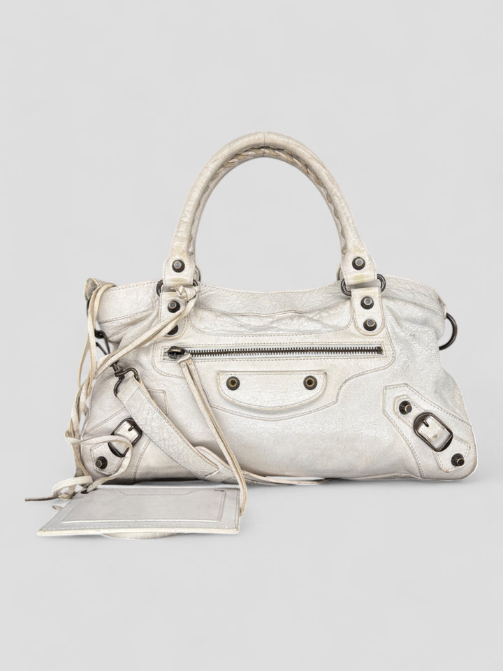 Vintage Balenciaga Damen 2-in-1 City Bag Weiss mit Nieten und Spiegelanhänger, Second-Hand Balenciaga Bag White