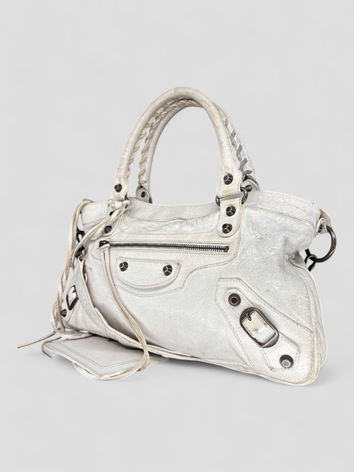Vintage Balenciaga Damen 2-in-1 City Bag Weiss mit Nieten und Spiegelanhänger, Second-Hand Balenciaga Bag White