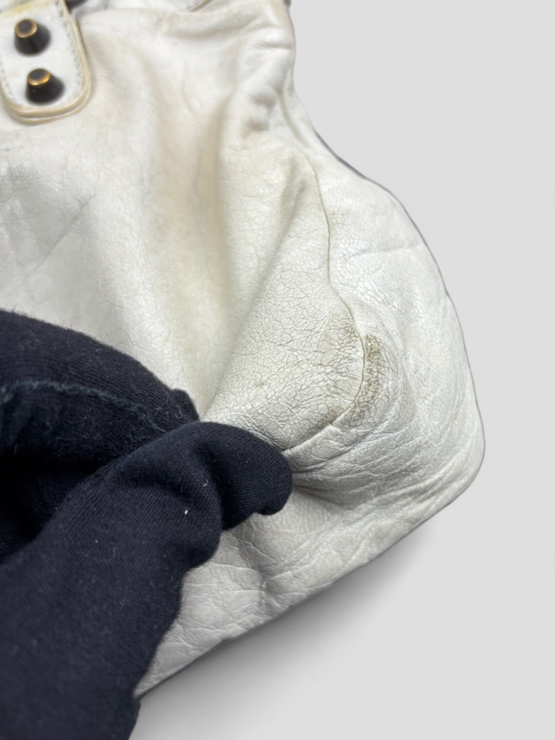Vintage Balenciaga Damen 2-in-1 City Bag Weiss mit Nieten und Spiegelanhänger, Second-Hand Balenciaga Bag White