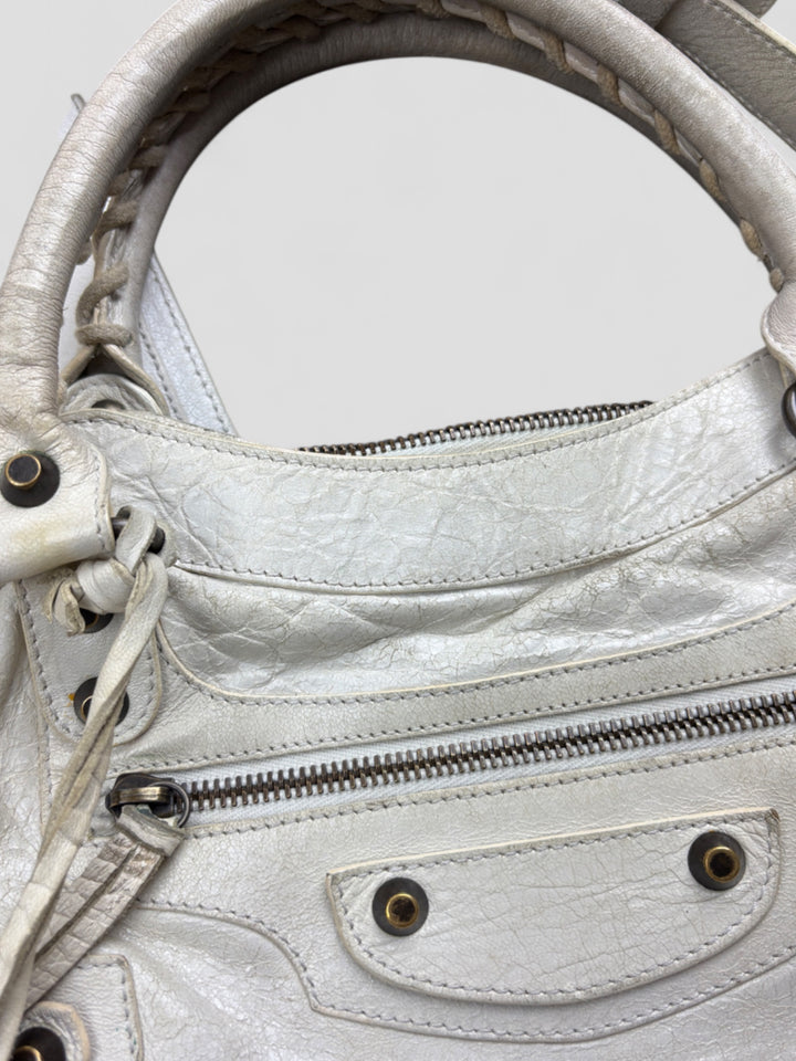 Vintage Balenciaga Damen 2-in-1 City Bag Weiss mit Nieten und Spiegelanhänger, Second-Hand Balenciaga Bag White