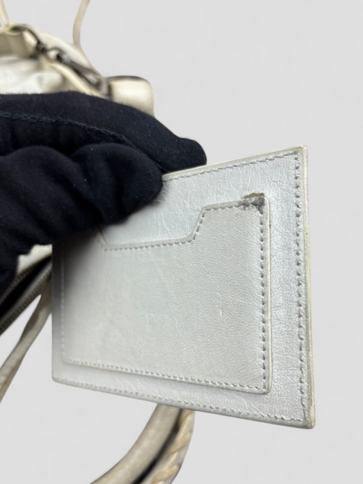 Vintage Balenciaga Damen 2-in-1 City Bag Weiss mit Nieten und Spiegelanhänger, Second-Hand Balenciaga Bag White