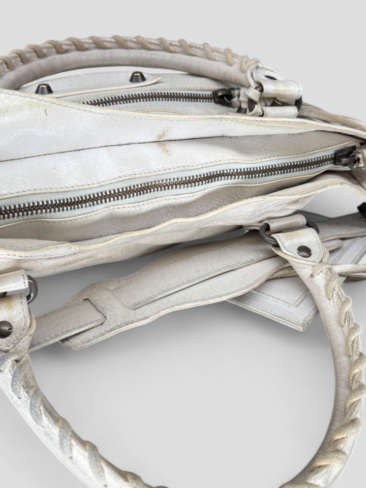 Vintage Balenciaga Damen 2-in-1 City Bag Weiss mit Nieten und Spiegelanhänger, Second-Hand Balenciaga Bag White