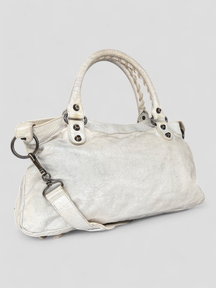 Vintage Balenciaga Damen 2-in-1 City Bag Weiss mit Nieten und Spiegelanhänger, Second-Hand Balenciaga Bag White