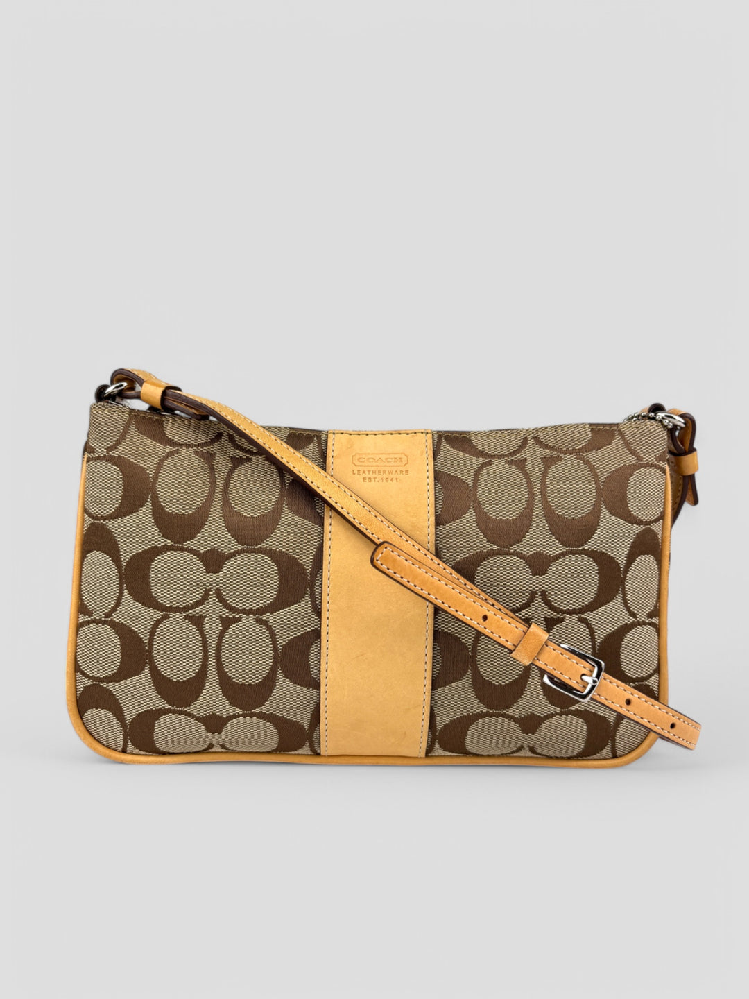 Vintage Damen Coach Umhängetasche, Signature-Muster, Lederdetails, Alltagstasche, kompakte Größe, elegantes Design, orangefarbenes Innenfutter