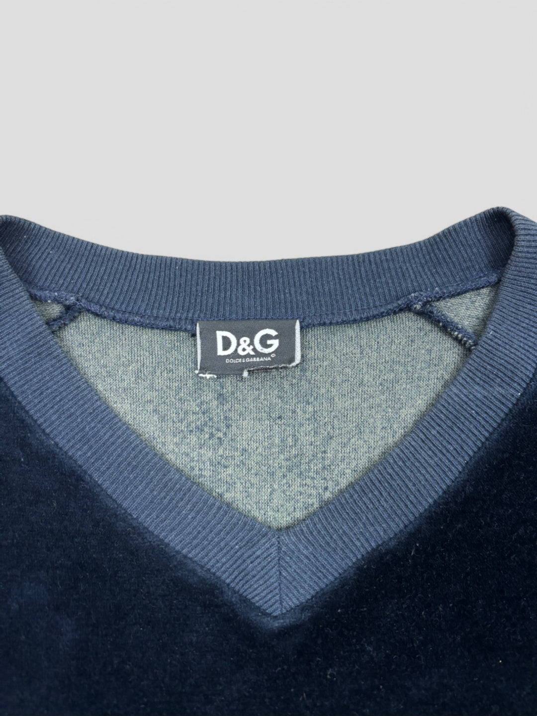 Vintage Dolce & Gabbana Unisex Velour Pullover Schwarz mit Streifen und D&G-Logo, Second-Hand D&G Sweater Black
