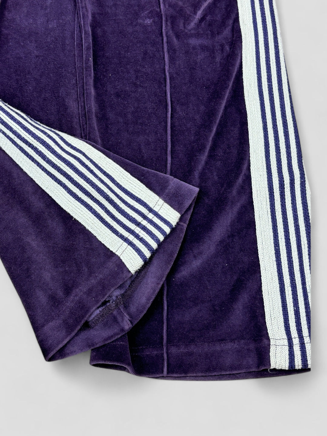 Vintage Needles Velour Sweatpants purple, lila needles second hand jogginghose