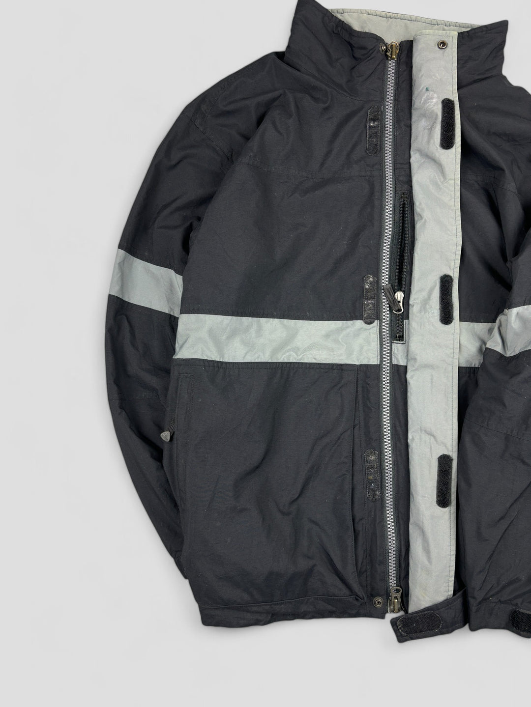 Vintage Nike ACG Herren Striped Tactical Windbreaker in Schwarz, second hand acg jacket men black