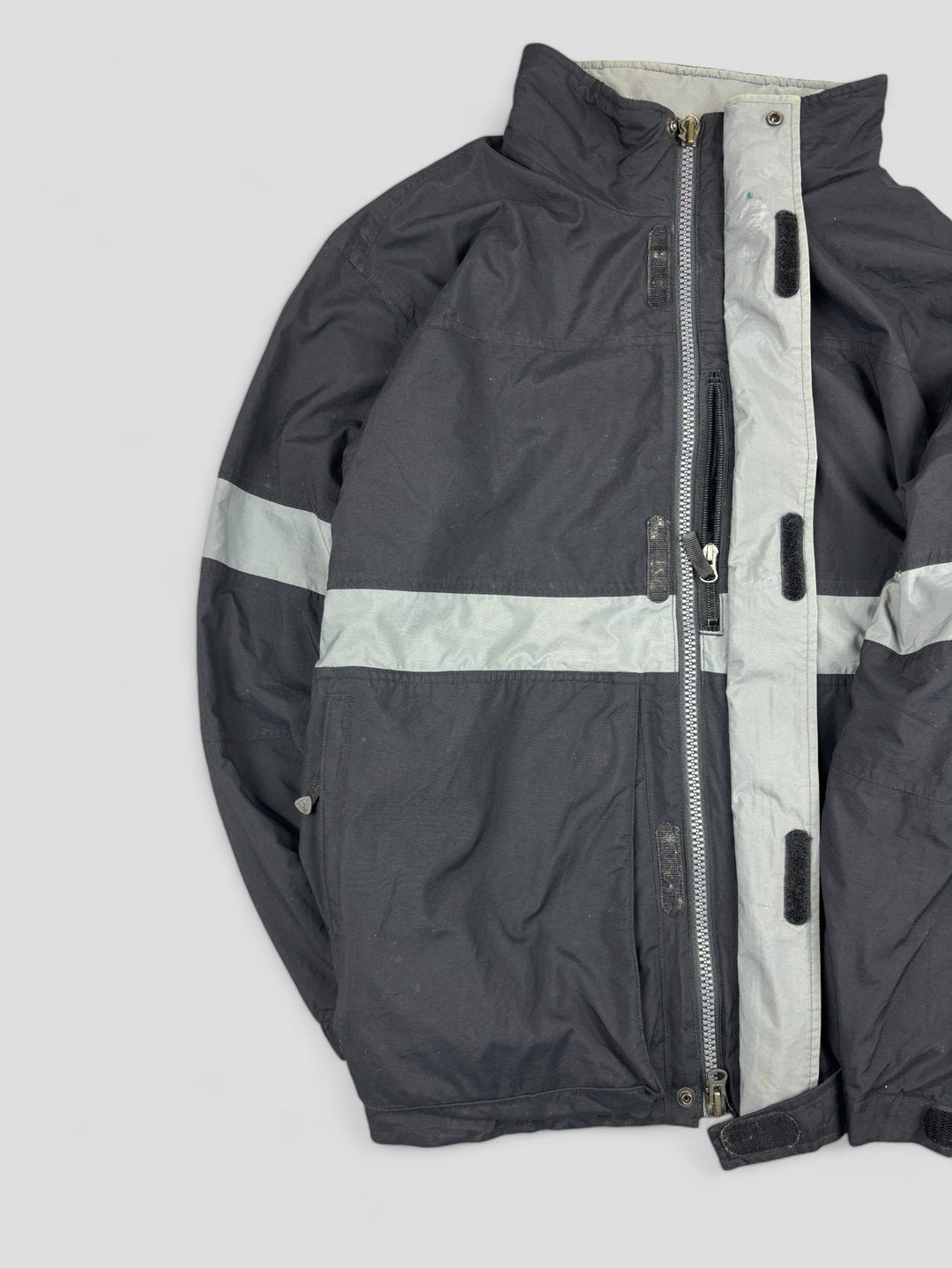 Vintage Nike ACG Herren Striped Tactical Windbreaker in Schwarz, second hand acg jacket men black