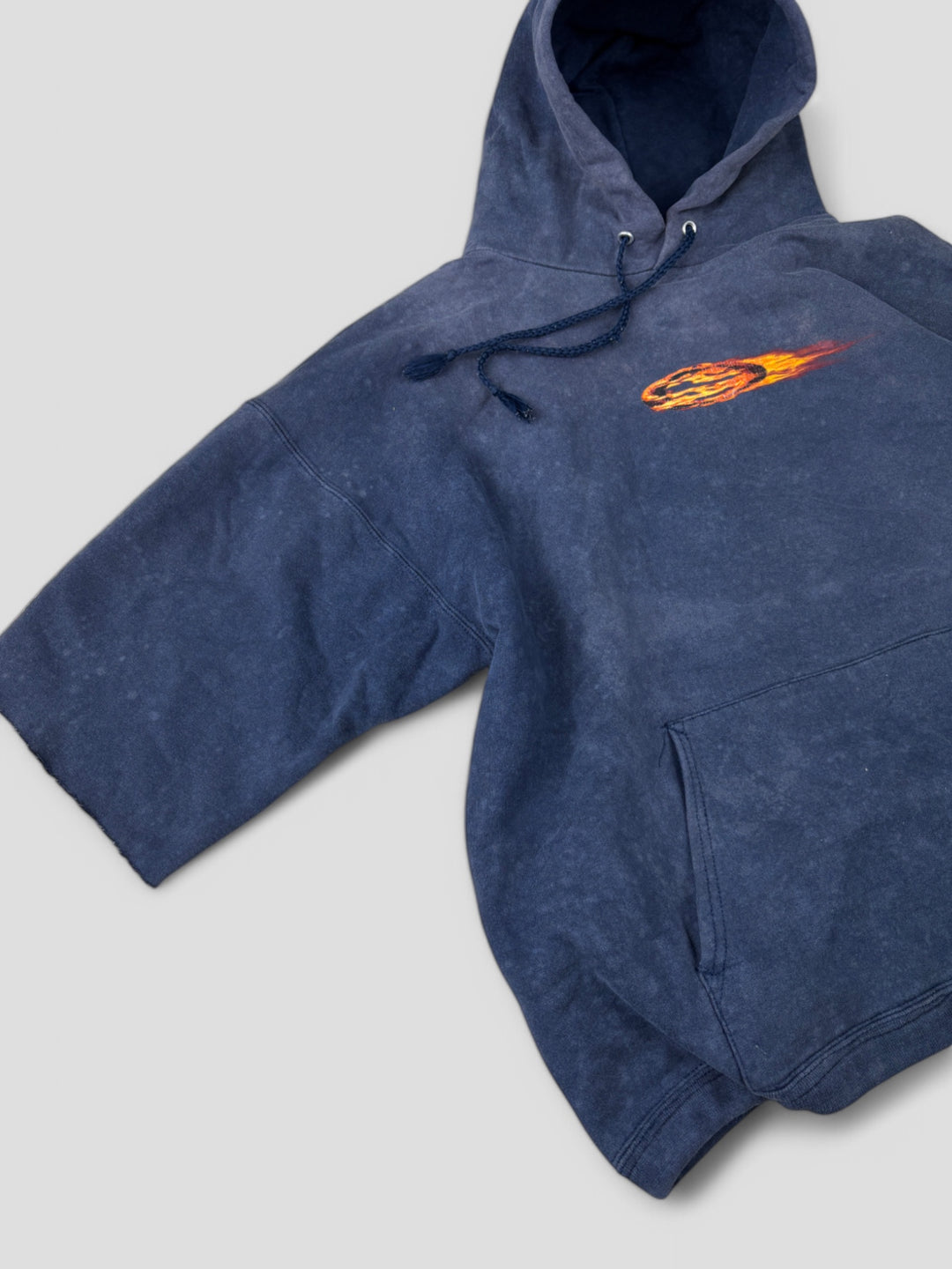 Vintage Oakley Unisex Hoodie Dunkelblau mit Flammendesign und Kängurutasche

