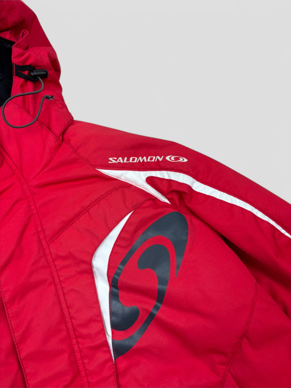 Vintage Salomon Tactical Jacke Rot mit Kapuze und weißen Akzenten, Second-Hand Salomon Jacket Red
