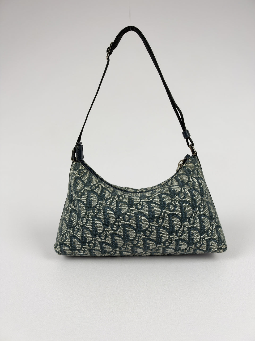 Christian Dior Trotter Canvas Pochette Baguette Shoulder Bag in Navy/Hellgrau, Detailansicht 2