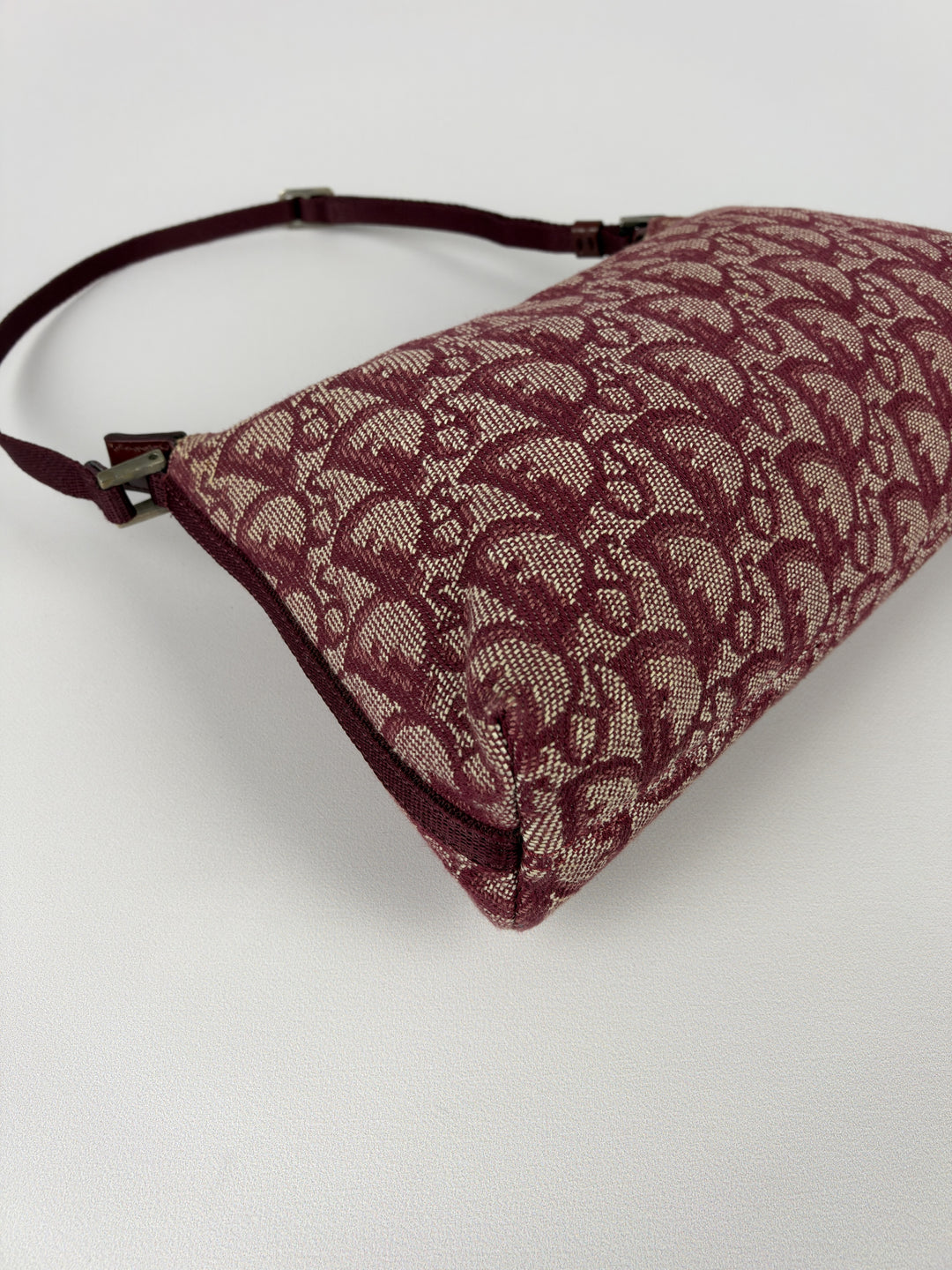 Christian Dior Trotter Canvas Pochette Baguette Shoulder Bag in Bordeaux/Creme, Ansicht 9