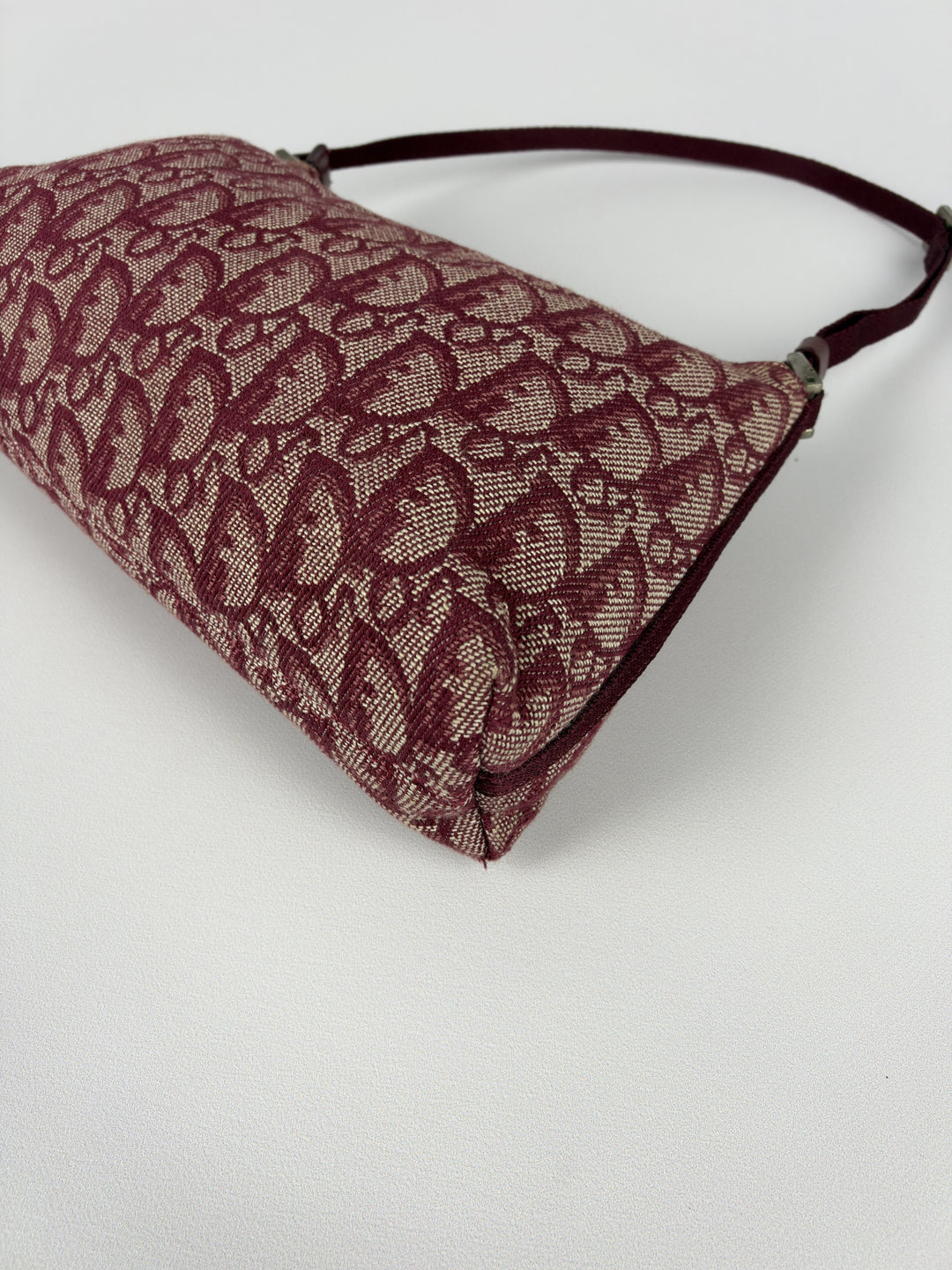 Christian Dior Trotter Canvas Pochette Baguette Shoulder Bag in Bordeaux/Creme, Ansicht 10