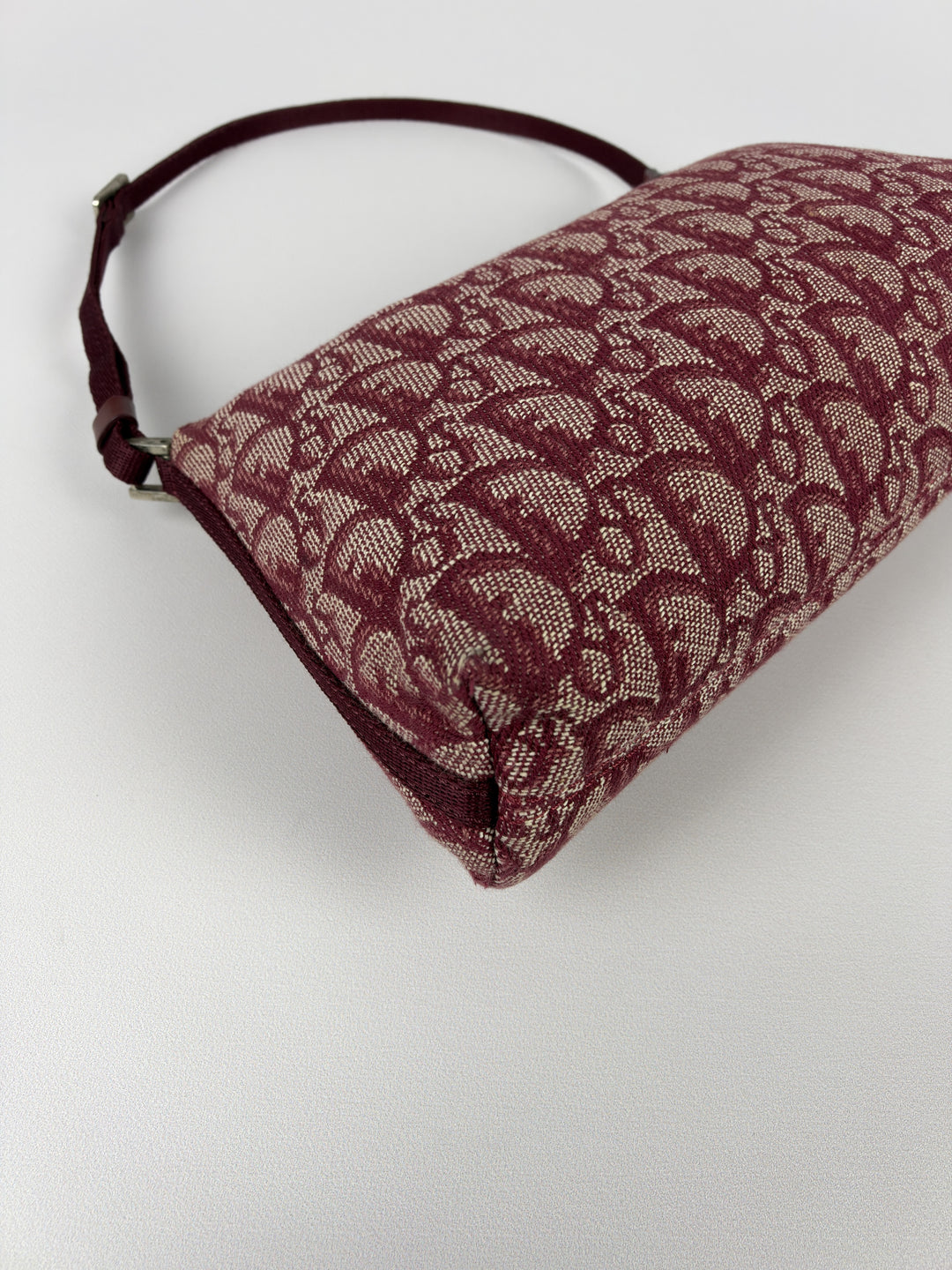 Christian Dior Trotter Canvas Pochette Baguette Shoulder Bag in Bordeaux/Creme, Ansicht 11