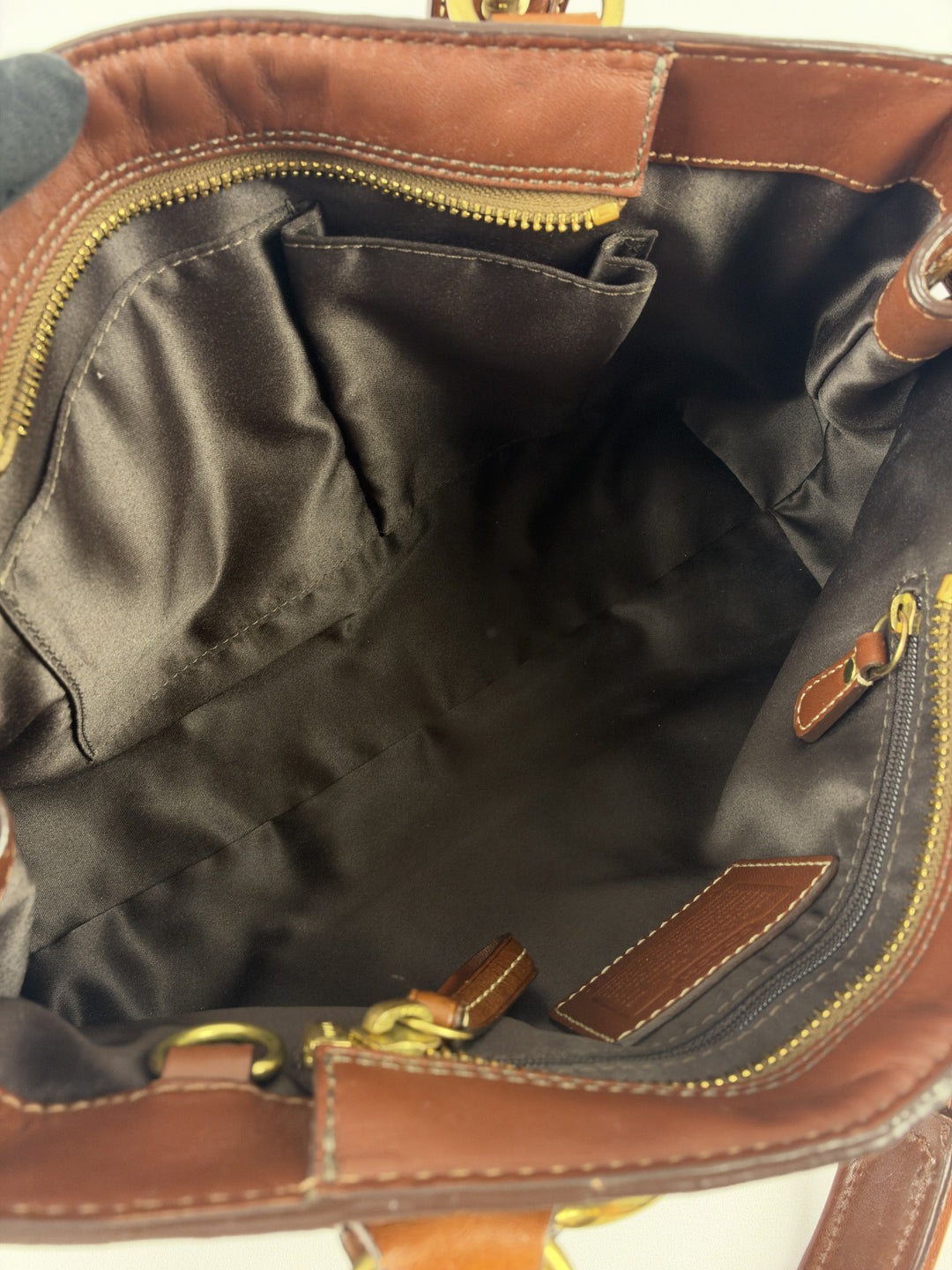 Coach Hamptons Clip Signature Stitched Full Leather Satchel Shoulder Bag in Braun/Cognac, Detailansicht 11