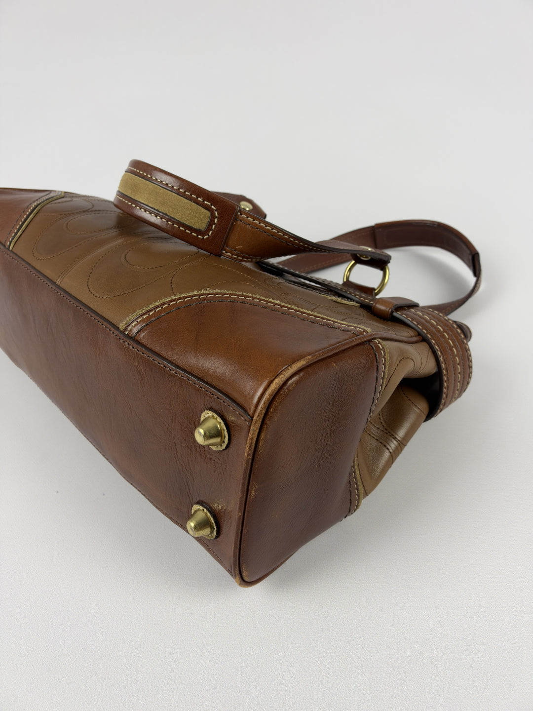 Coach Hamptons Clip Signature Stitched Full Leather Satchel Shoulder Bag in Braun/Cognac, Detailansicht 9