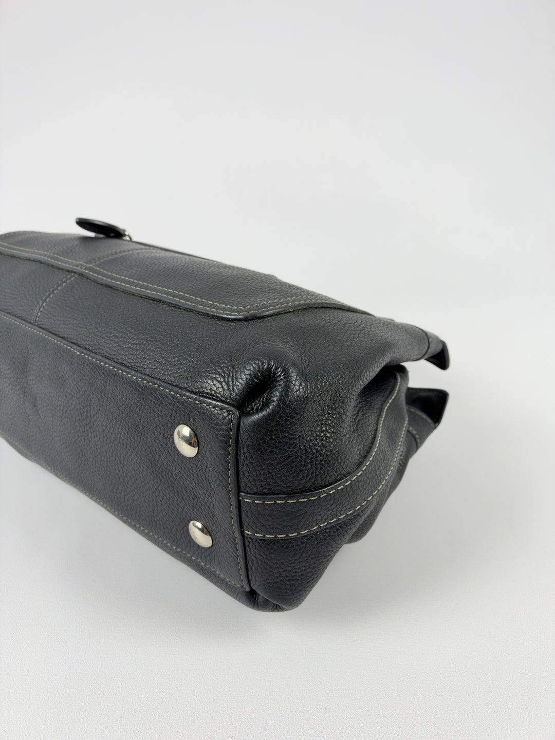 Coach Penelope Pebbled Leather Shoulder Bag in Schwarz, Detailansicht 7