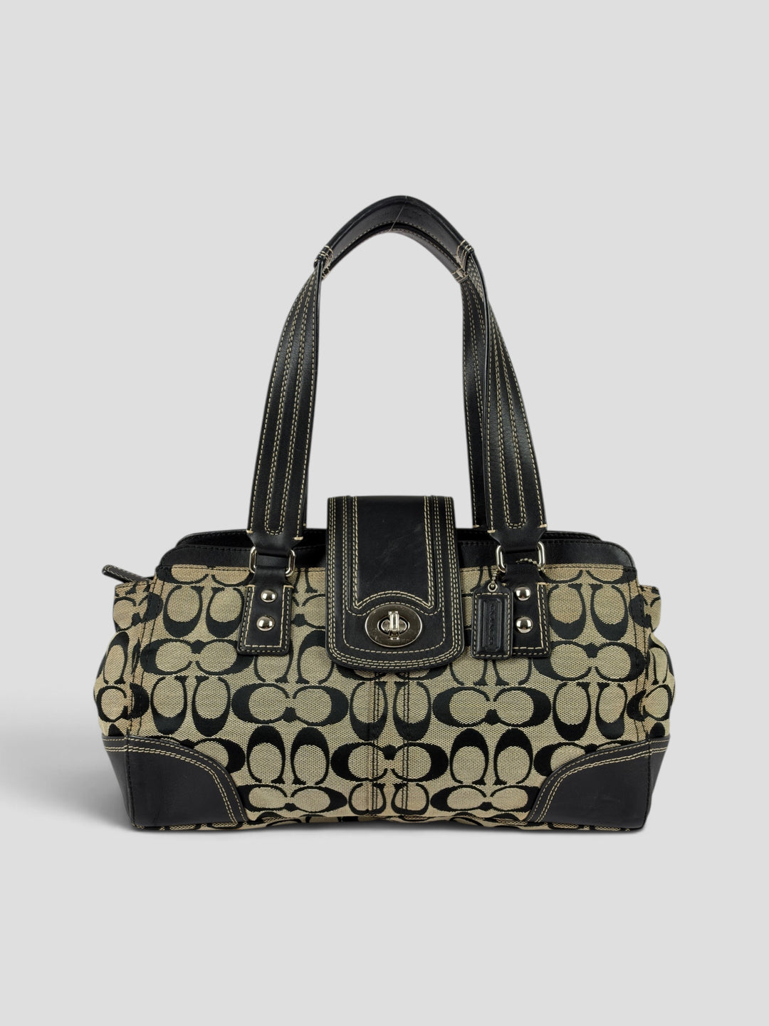 Coach Signature Canvas Turnlock Satchel Baguette Shoulder Bag aus Signature-Jacquard-Canvas in Grau/Schwarz, Vorderansicht