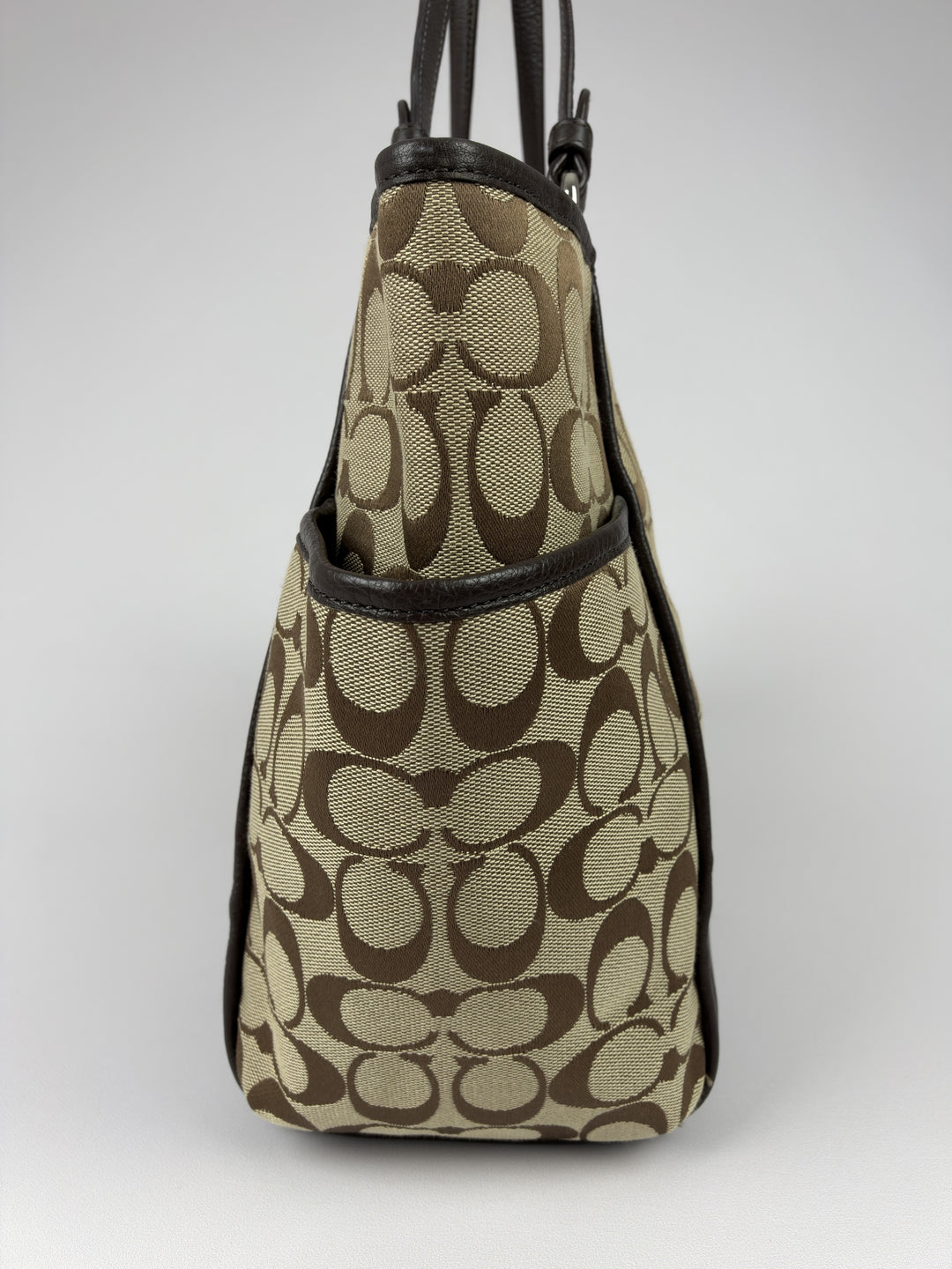 Coach Signature Gallery Tote Shoulder Bag in Khaki/Braun, Detailansicht 4