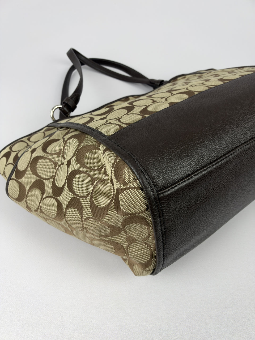 Coach Signature Gallery Tote Shoulder Bag in Khaki/Braun, Detailansicht 8