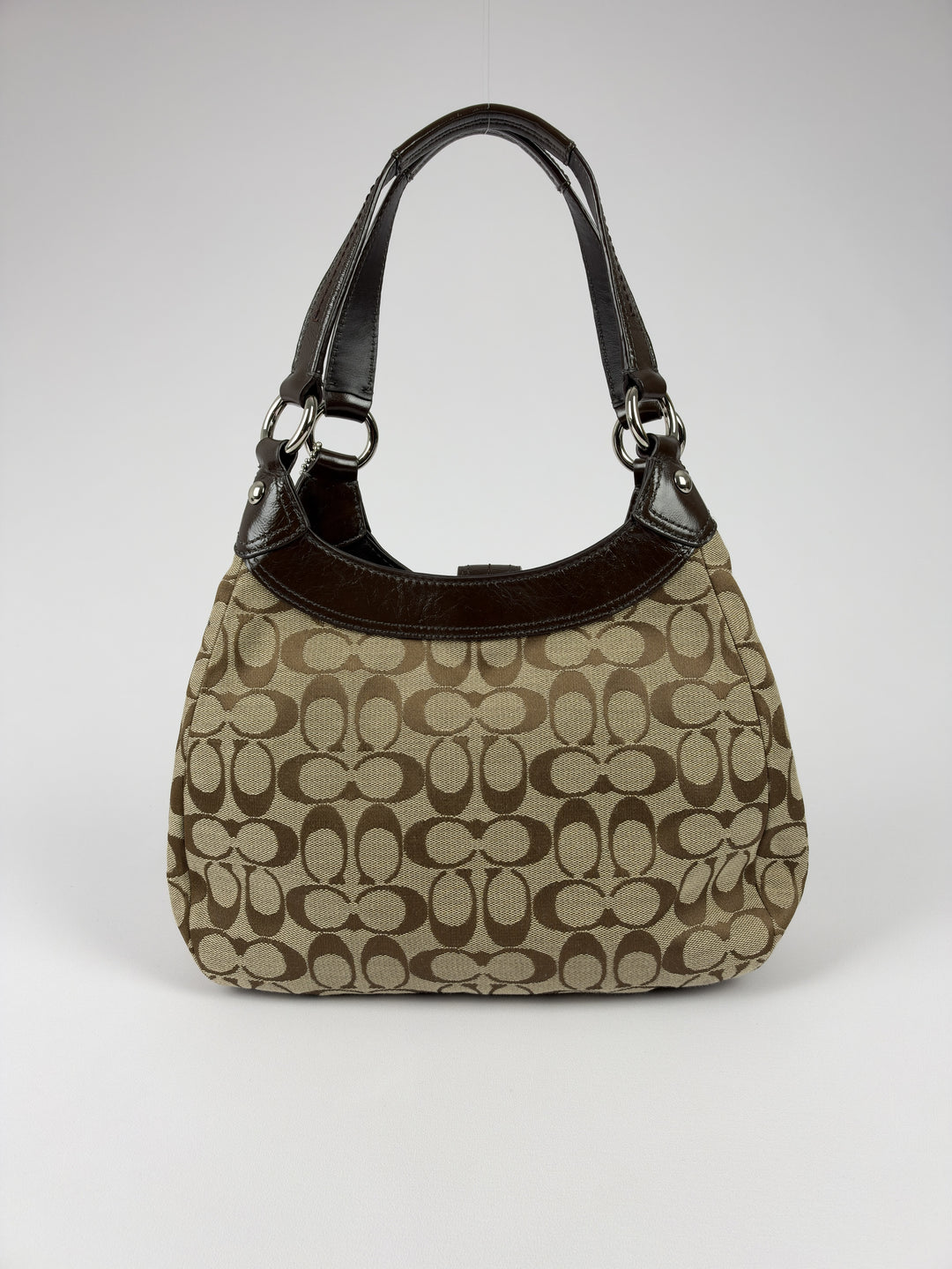 Coach Signature Soho Buckle Hobo Shoulder Bag in Khaki/Braun, Detailansicht 2