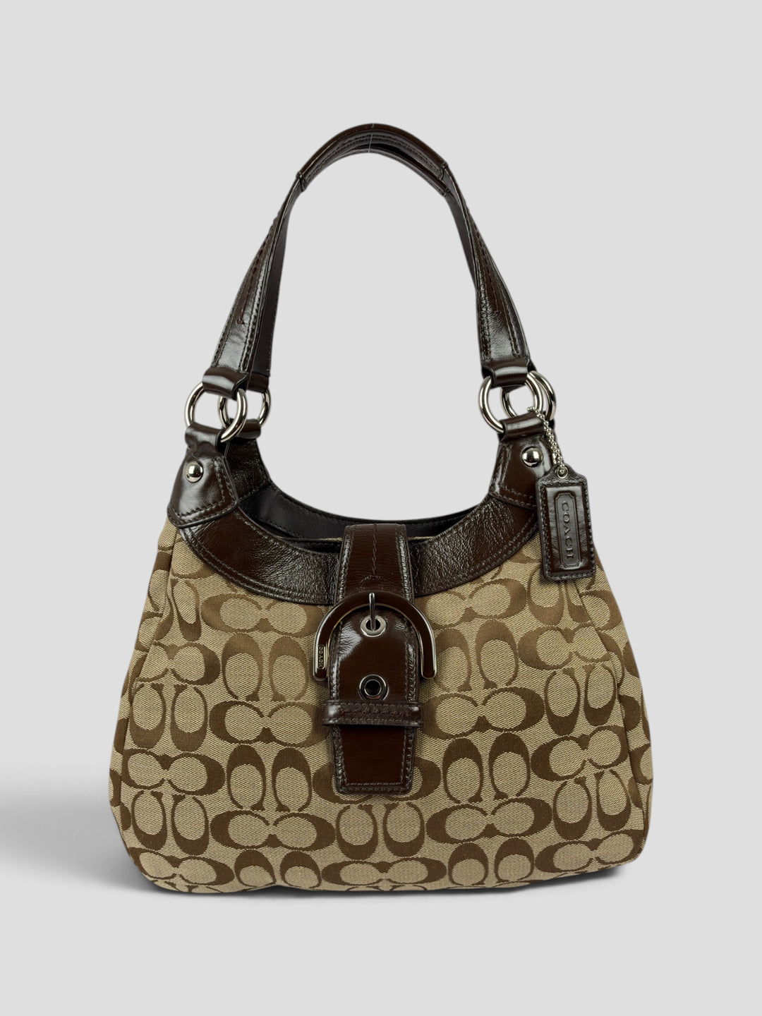 Coach Signature Soho Buckle Hobo Shoulder Bag aus Signature-Jacquard-Canvas in Khaki/Braun, Vorderansicht