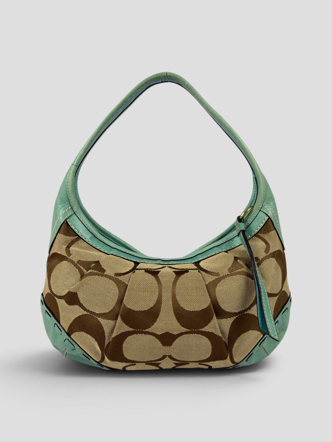 Coach Signature Turquoise Pleated Whipstitch Hobo Shoulder Bag aus Signature-Jacquard-Canvas in Khaki/Braun, Vorderansicht
