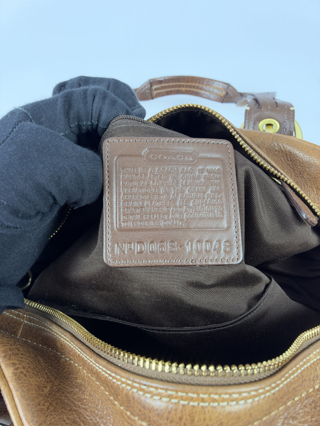 Coach Soho Leather Buckle Satchel Shoulder Bag in Cognac/Braun, Detailansicht 12