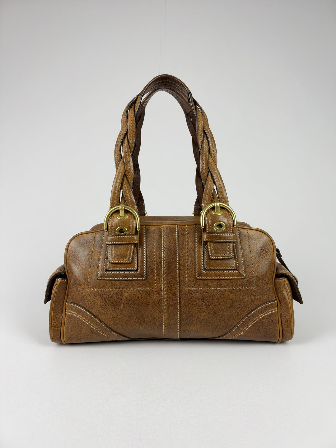 Coach Soho Leather Buckle Satchel Shoulder Bag in Cognac/Braun, Vorderansicht im Originalfoto