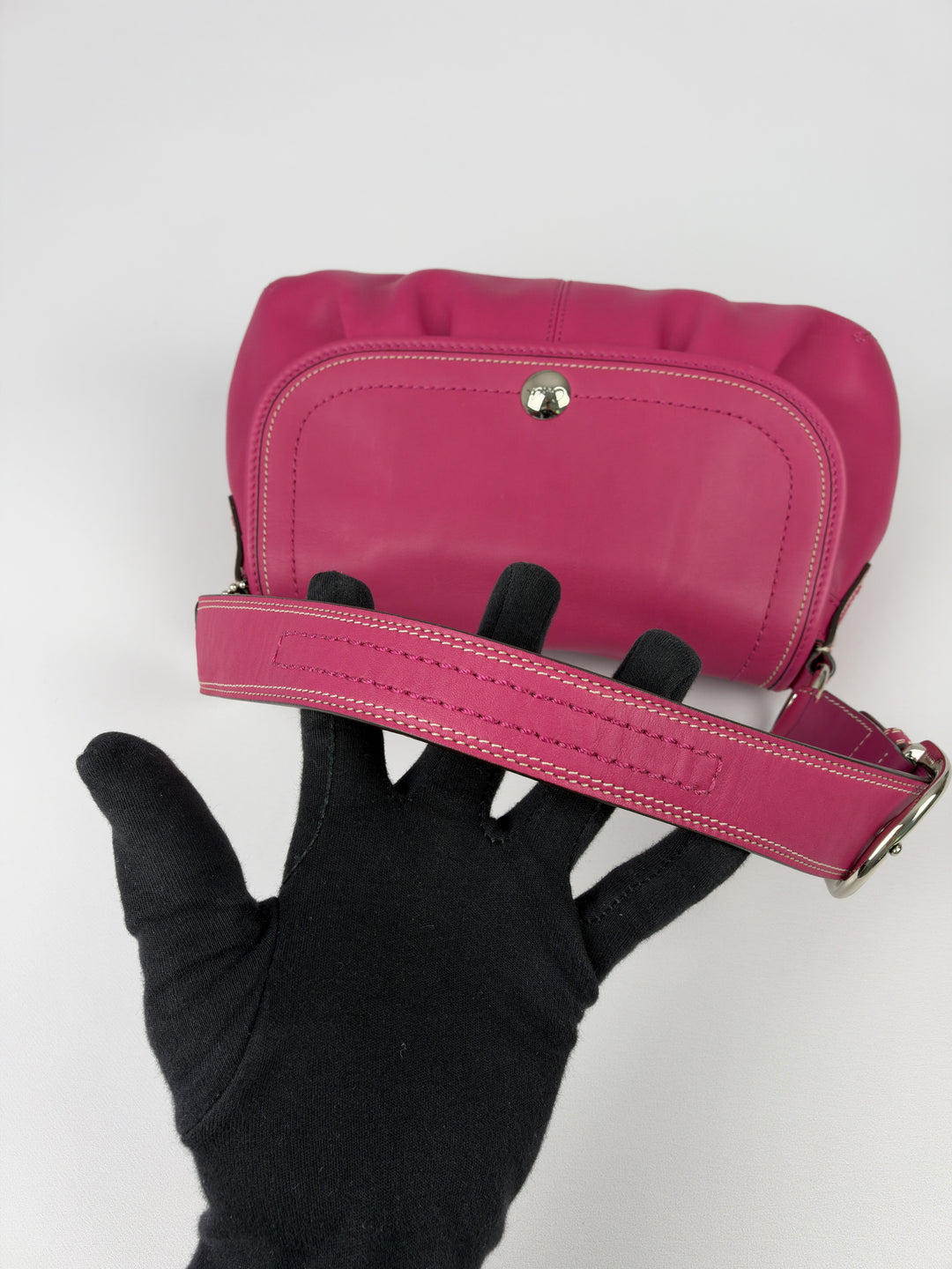 Coach Soho Pleated Leather Flap Shoulder Bag in Fuchsia/Pink, Detailansicht 10