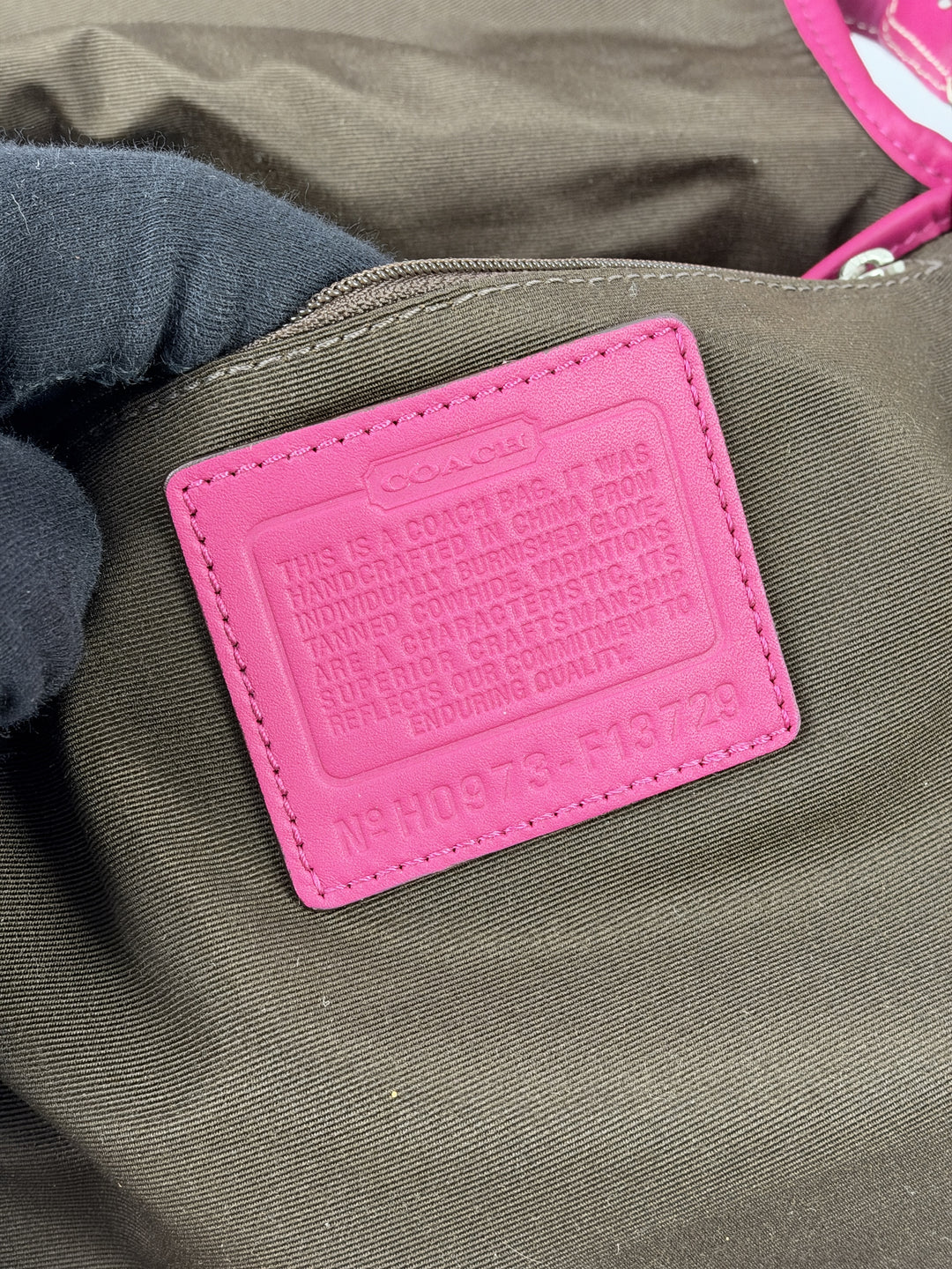 Coach Soho Pleated Leather Flap Shoulder Bag in Fuchsia/Pink, Detailansicht 12