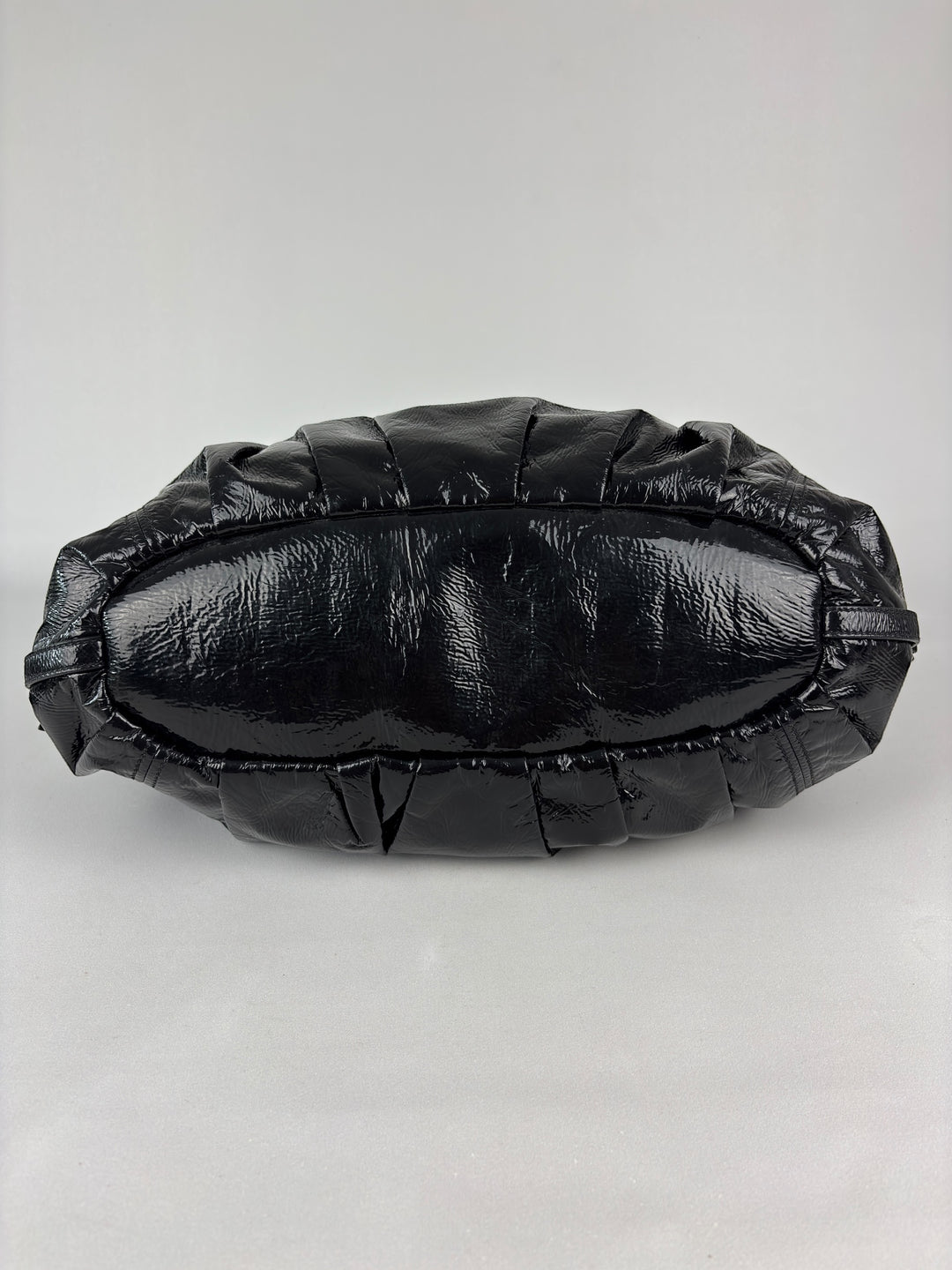 Miu Miu Lackleder Hobo Bag Croissant Halfmoon Schultertasche