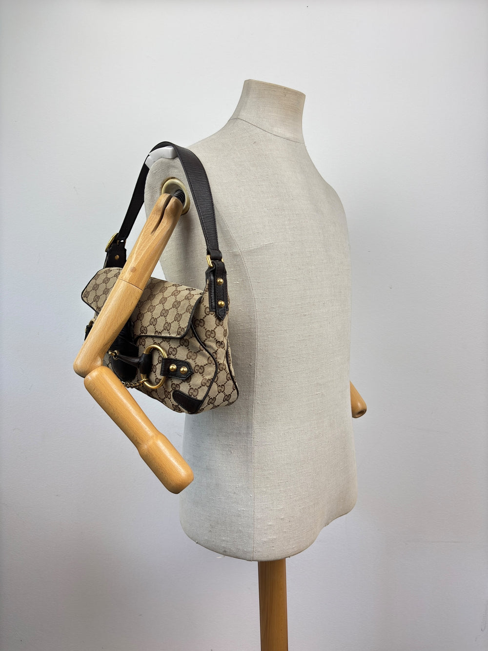 Gucci Horsebit Chain Baguette Bag mit Klappe (Vintage Web/Horsebit-Kollektion)
