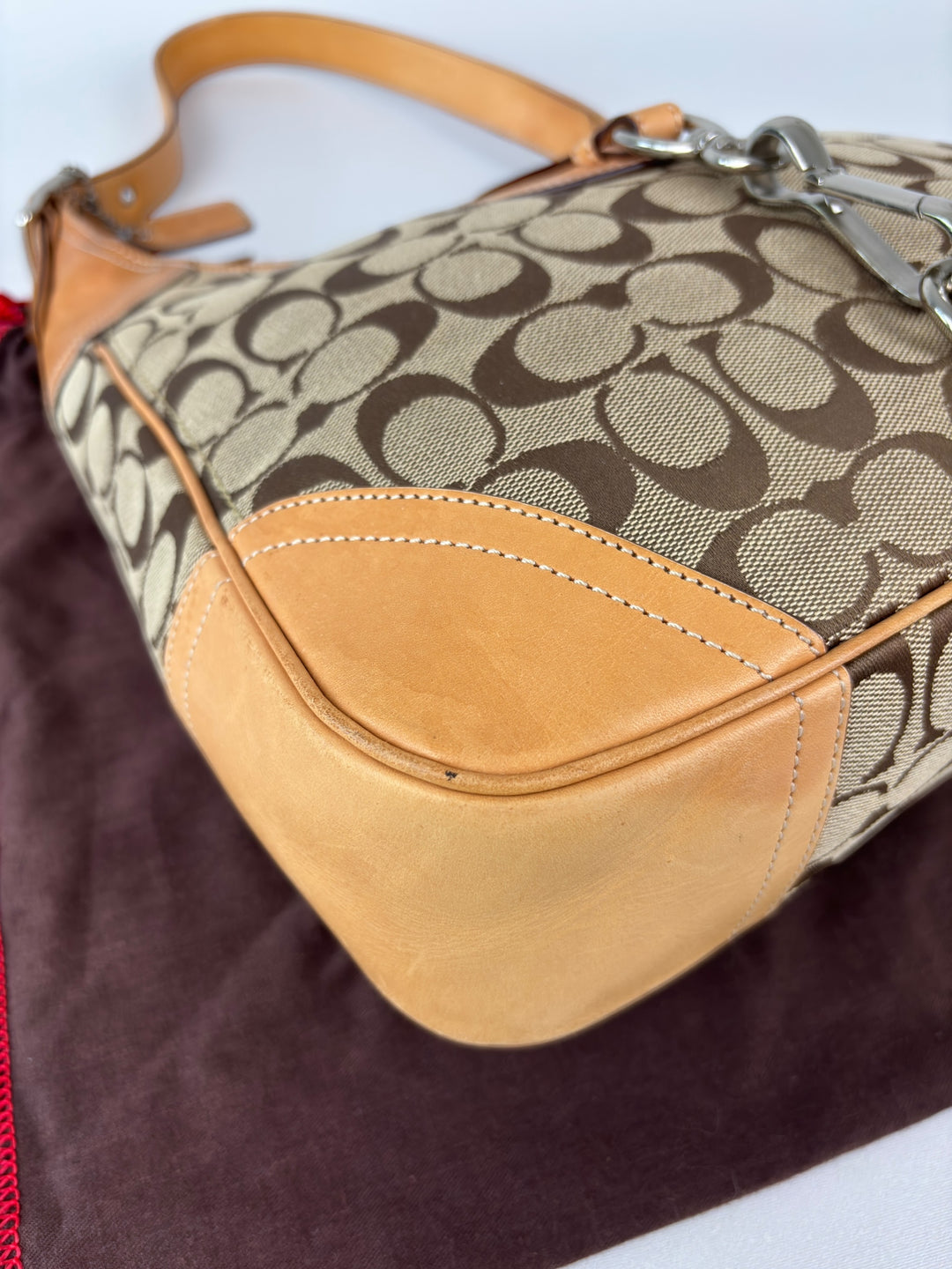 Coach Signature Jacquard Hobo Bag mit Dog-Leash Clip