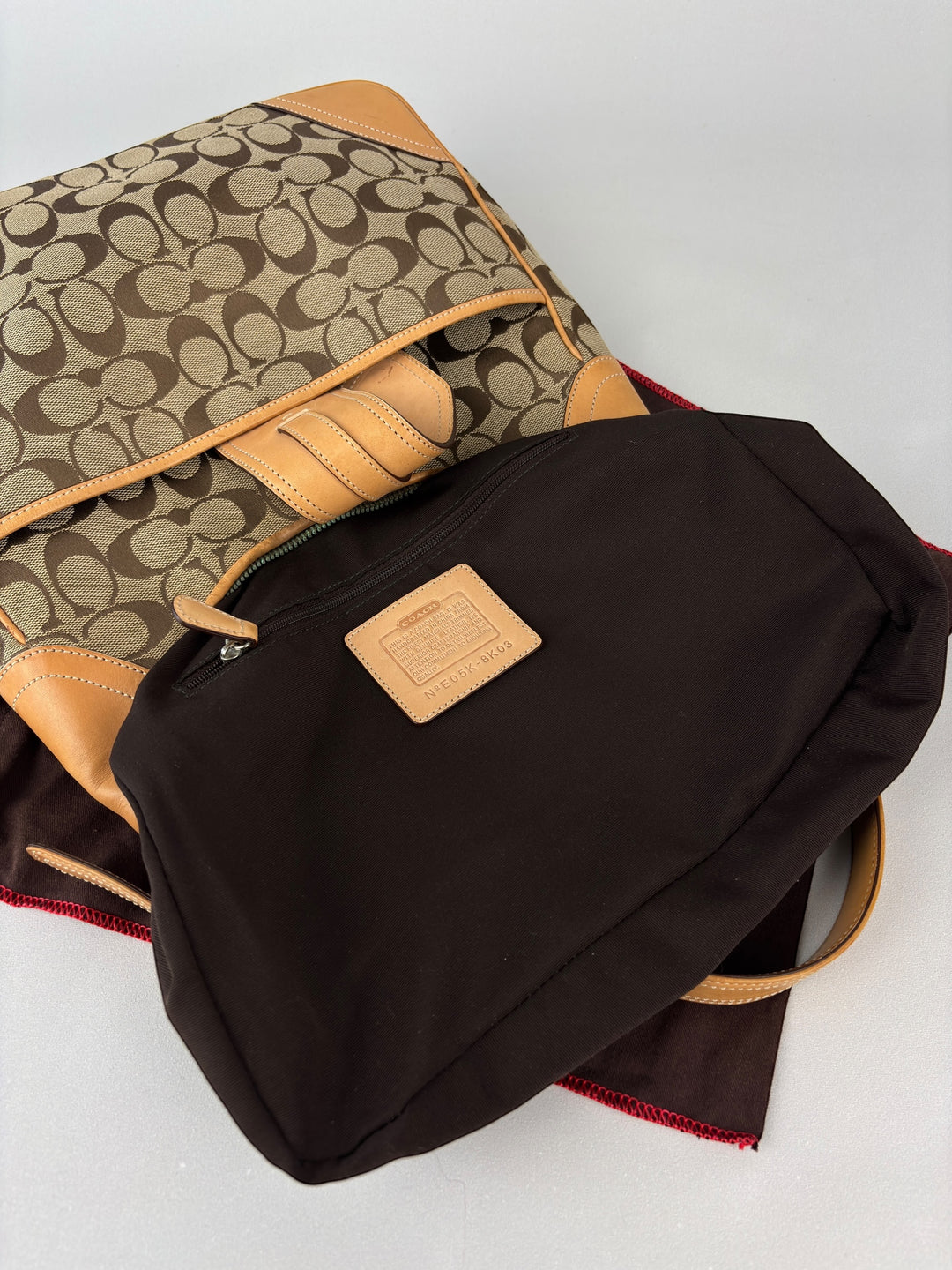 Coach Signature Jacquard Hobo Bag mit Dog-Leash Clip