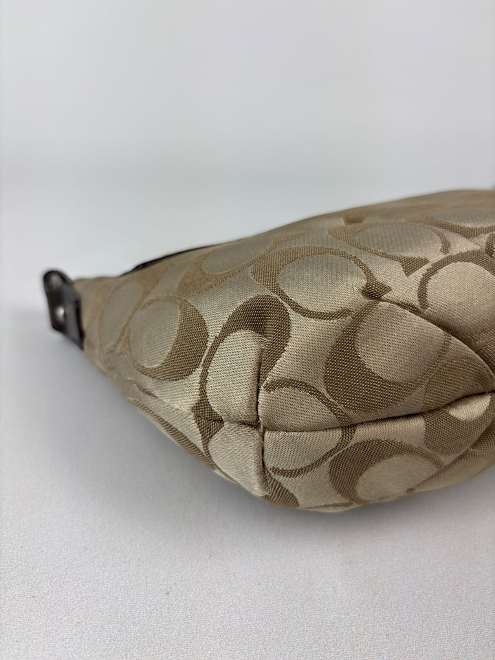 Coach Signature Crossbody Pouch (Mini-Hobo mit Schulterriemen)