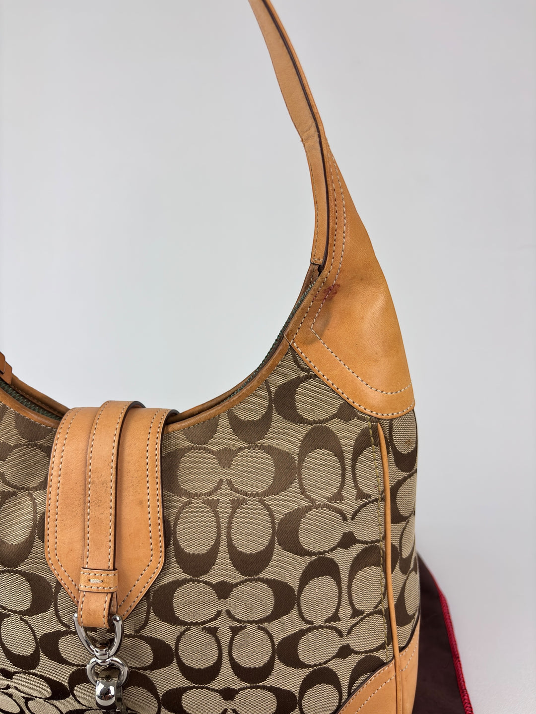 Coach Signature Jacquard Hobo Bag mit Dog-Leash Clip
