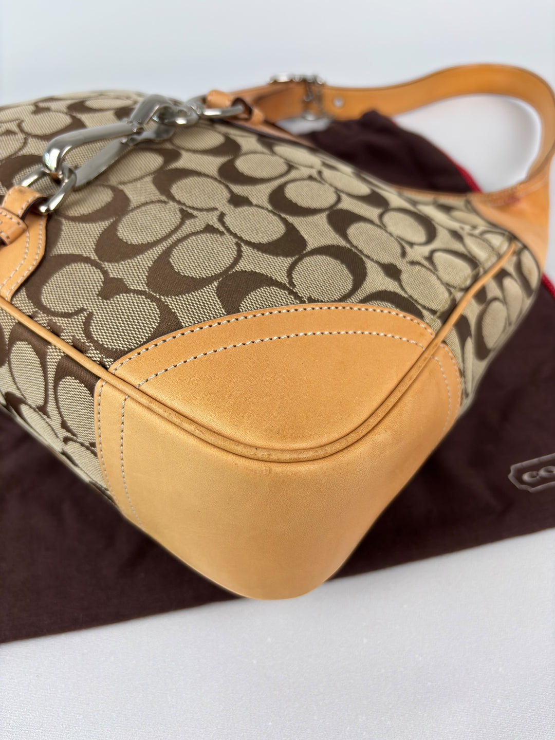 Coach Signature Jacquard Hobo Bag mit Dog-Leash Clip