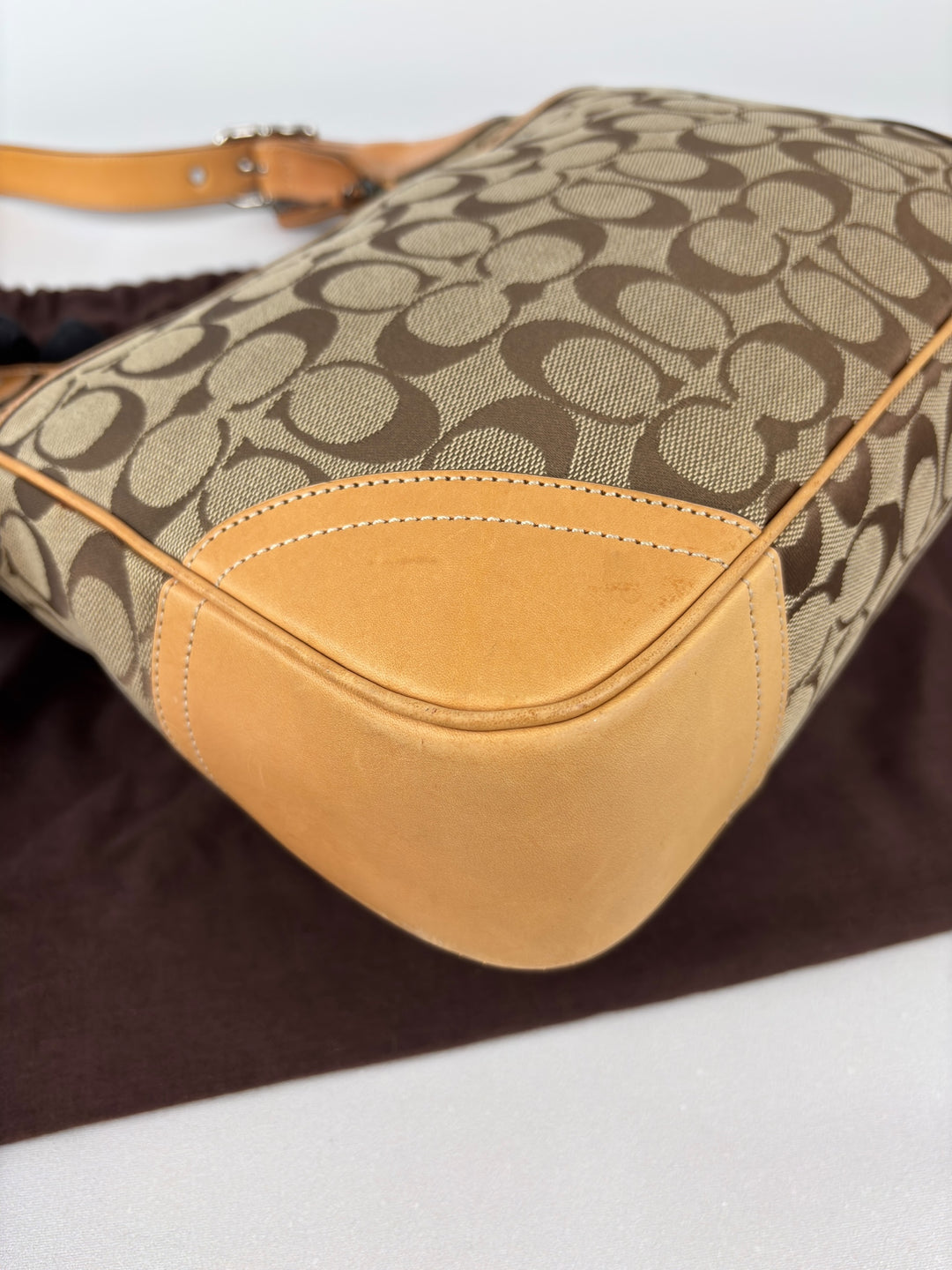 Coach Signature Jacquard Hobo Bag mit Dog-Leash Clip