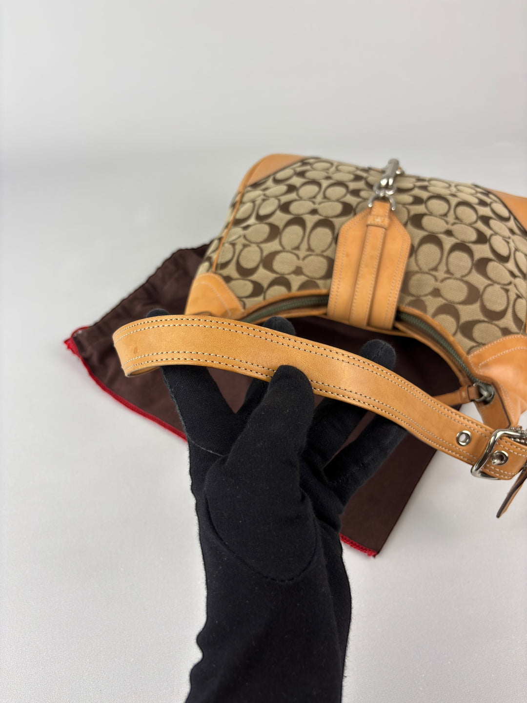 Coach Signature Jacquard Hobo Bag mit Dog-Leash Clip