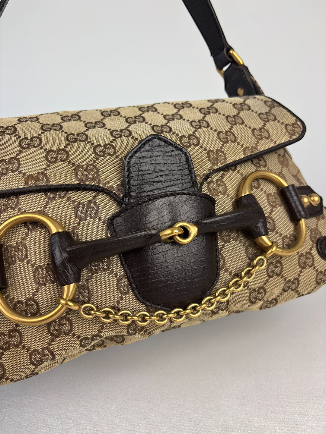 Gucci Horsebit Chain Baguette Bag mit Klappe (Vintage Web/Horsebit-Kollektion)