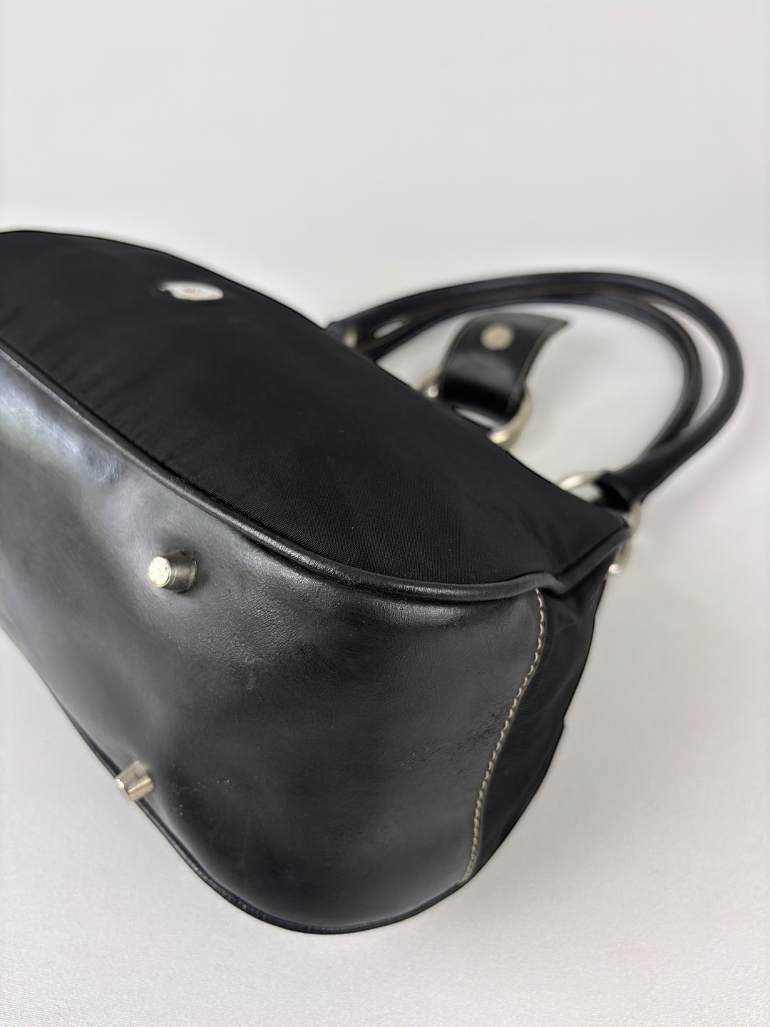 Prada – Tessuto & Vitello Schultertasche mit D-Ring-Detail Hobo / Halfmoon Shoulderbag